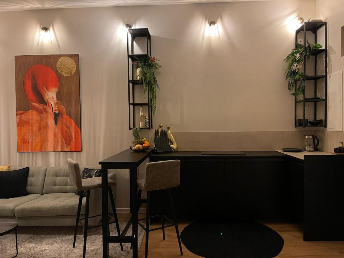 Stay At Smilla - Boutique Apartments Mit Kueche - Parken - Klima - Netflix - Waschmaschine Висбаден Екстериор снимка