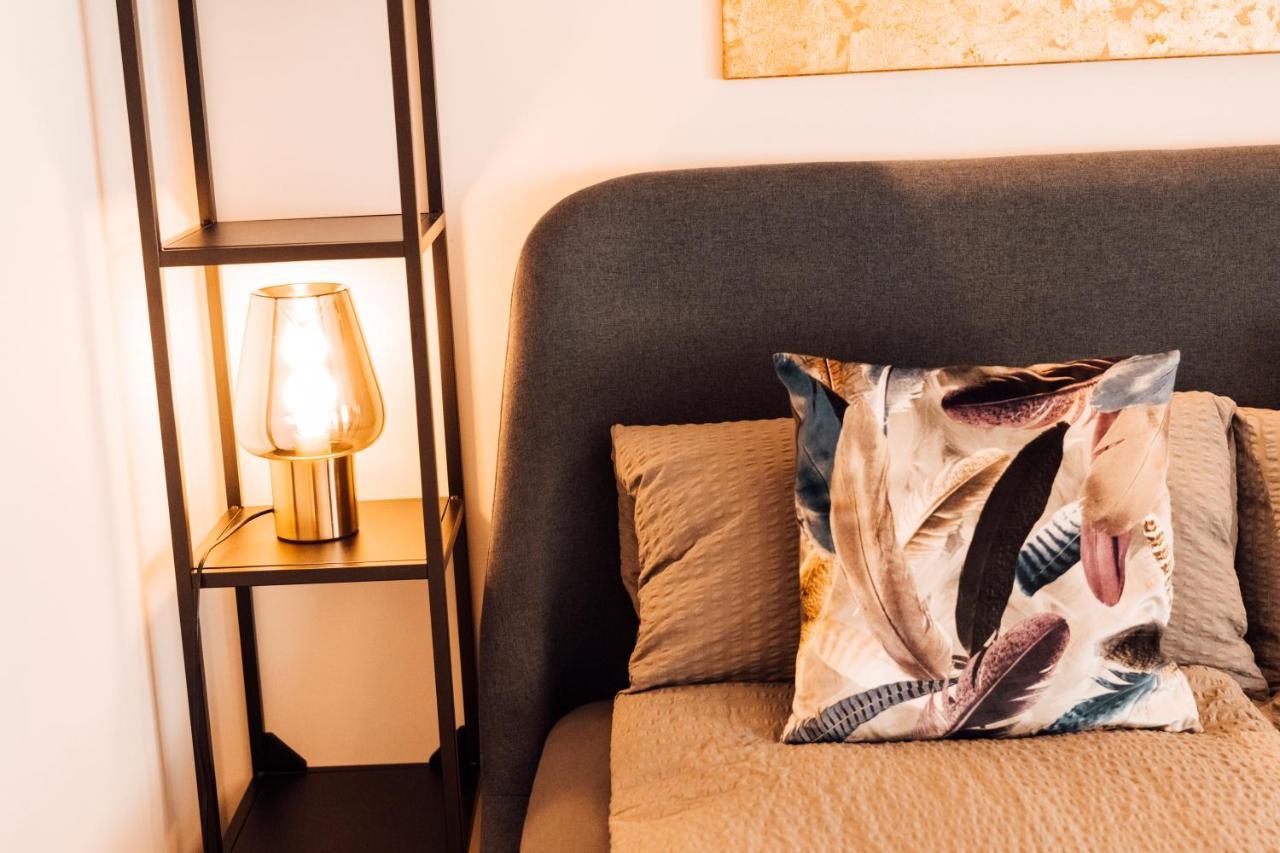 Stay At Smilla - Boutique Apartments Mit Kueche - Parken - Klima - Netflix - Waschmaschine Висбаден Екстериор снимка